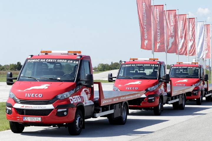 ORYX Asistencija investirala u 20 novih kamiona za pomoć na cesti
